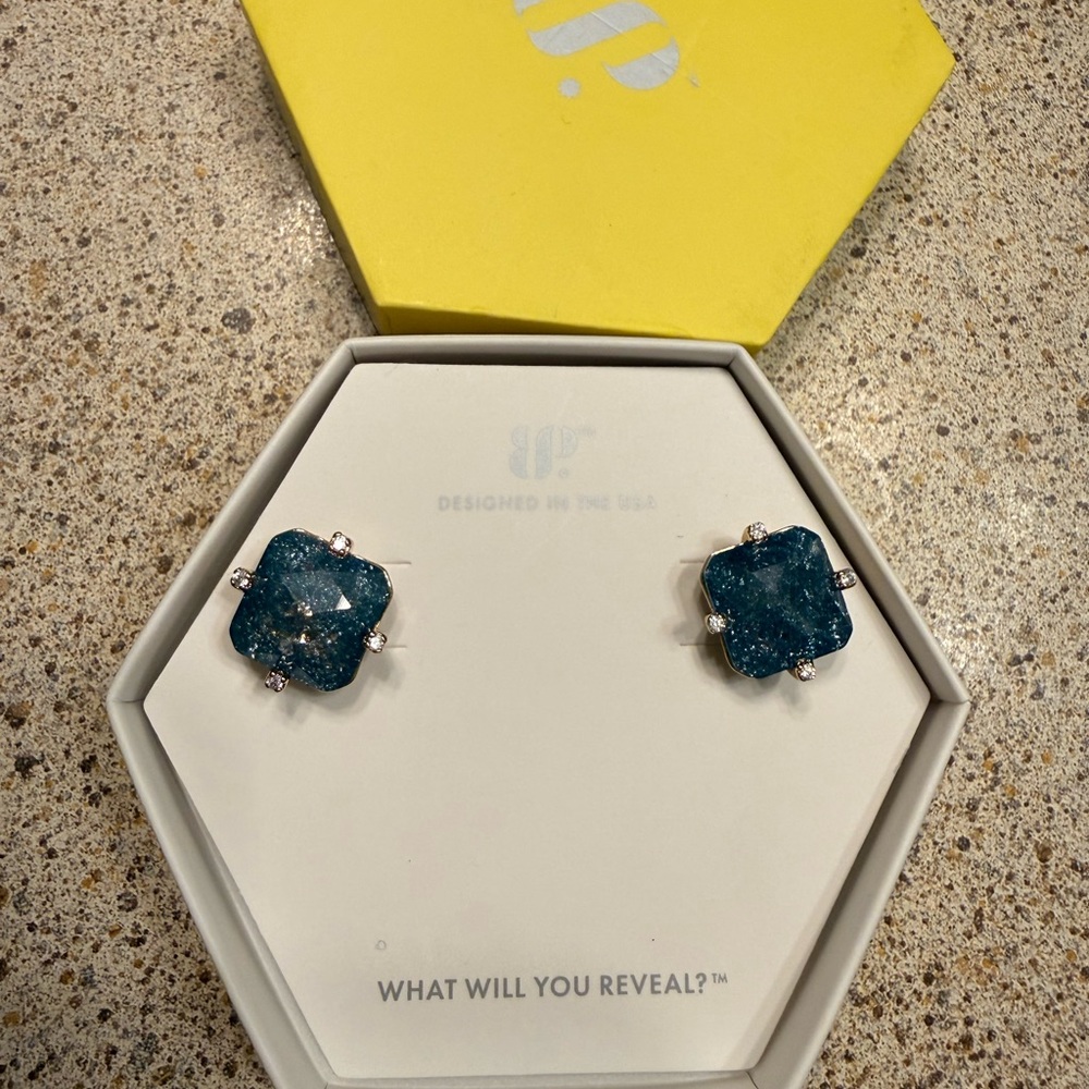 Bomb party Sapphire ice crystal studs on gold
